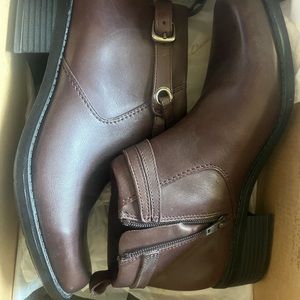 Size 7 Brown Clarks Bootie